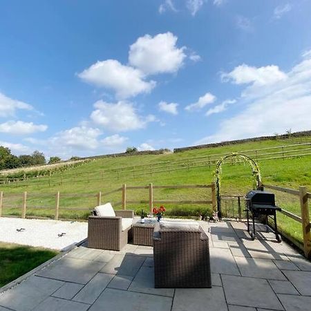 Luxury Detached Peak District Stone Barn - Dog Friendly Villa Hazelwood Exterior photo