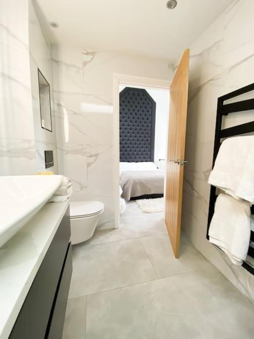 Luxury Detached Peak District Stone Barn - Dog Friendly Villa Hazelwood Exterior photo