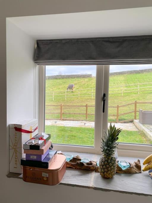 Luxury Detached Peak District Stone Barn - Dog Friendly Villa Hazelwood Exterior photo